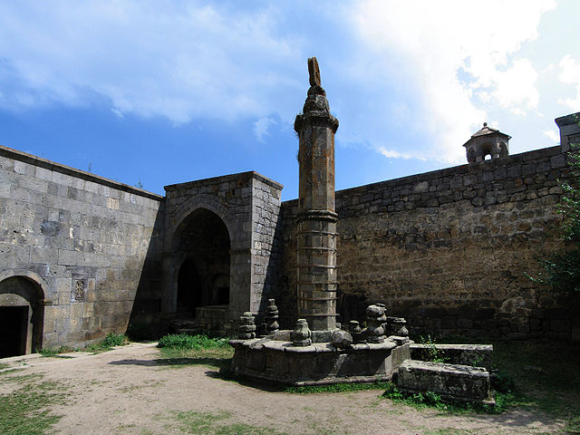 640px-Tatev_Seismograph