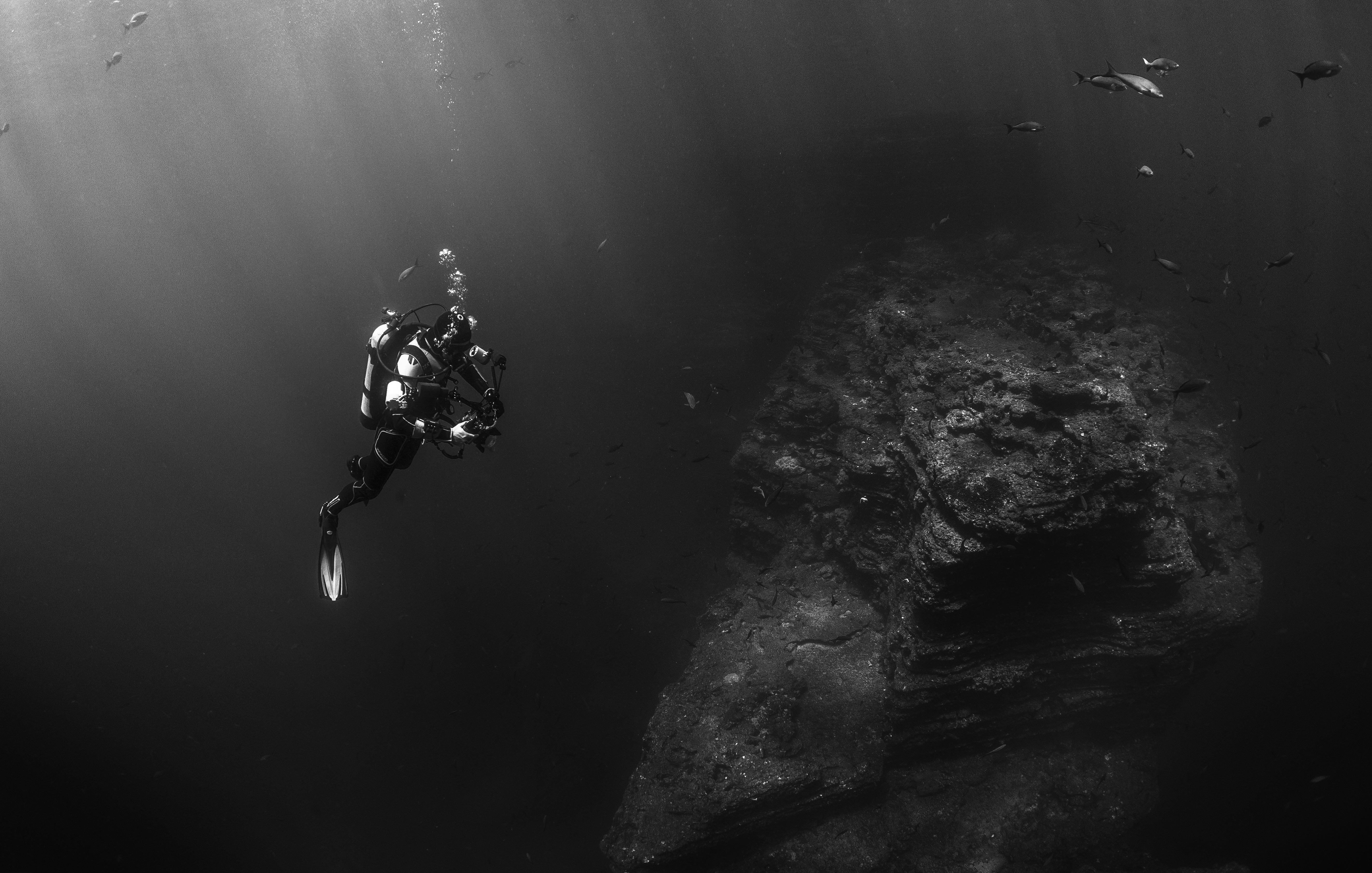 sea-black-and-white-ocean-photographer